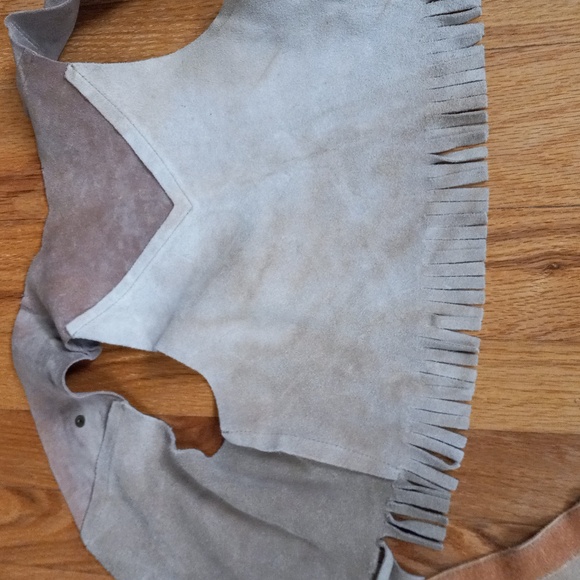 Girls Tan and Brown, Weathered Look, Leather with Fringe, VintageCowGirl Costume - Picture 5 of 16